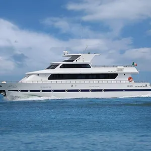  Hotel en barco Yacht Sarah Venezia Italia