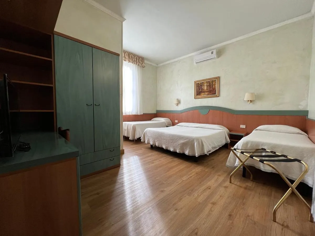 **  Hotel Villa Primavera Пиза Италия