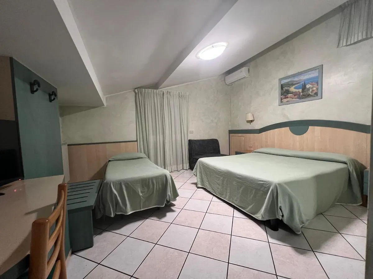 **  Hotel Villa Primavera Pisa Italy